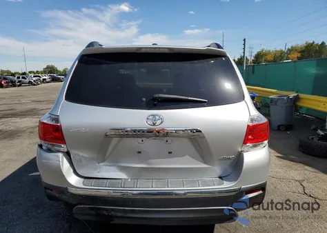 2011 Toyota Highlander Base z USA, uszkodzony, nr VIN 5TDBK3EH0BS069029